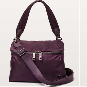 Lululemon Get Set Bag 7L
Black Cherry